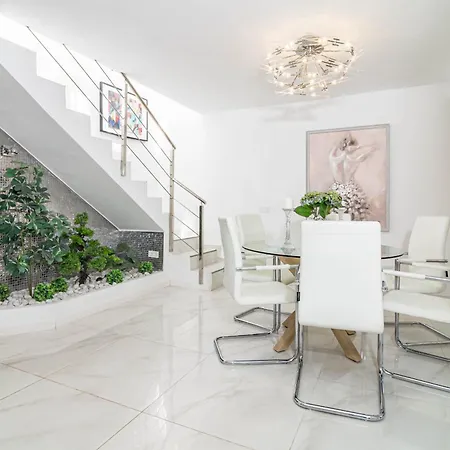 Ben32- Townhouse, By Roomservice * Estepona